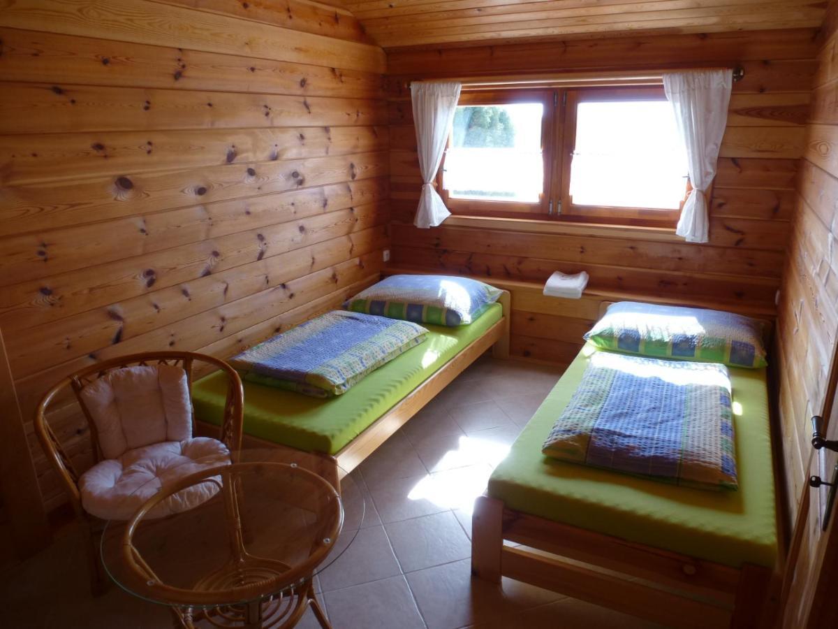 Restaurace Vraz Hotel Trhove Sviny Bagian luar foto